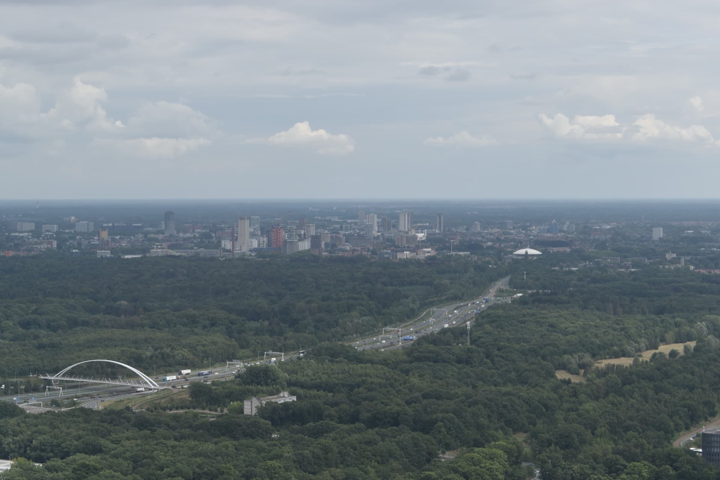 Echte luchtfoto van Eindhoven (2025)